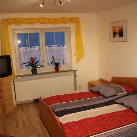 Ferienwohnung Mit 4 Schlafzimmer Fuer 2 Bis 9 Gaeste----Apartment With 4 Bedrooms For 2 To 9 Guests Nürnberg Dış mekan fotoğraf