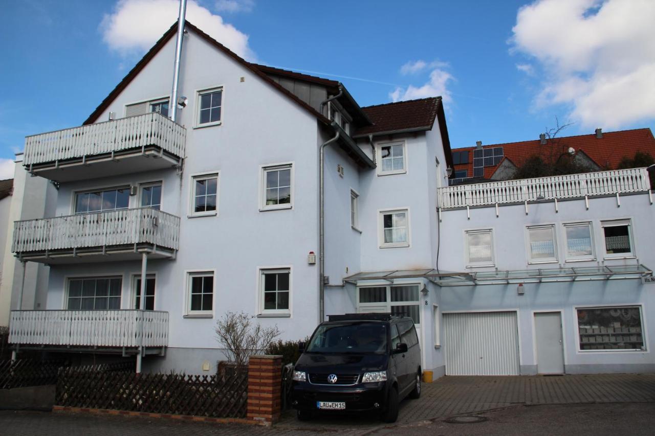 Ferienwohnung Mit 4 Schlafzimmer Fuer 2 Bis 9 Gaeste----Apartment With 4 Bedrooms For 2 To 9 Guests Nürnberg Dış mekan fotoğraf